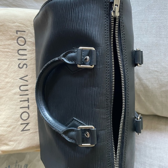 Authentic Louis Vuitton Black Speedy Epi 25 purchased directly from LV w/all tag - Picture 9 of 10